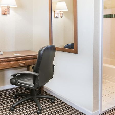 Days Inn by Wyndham Henrietta/Rochester Area Zimmer foto